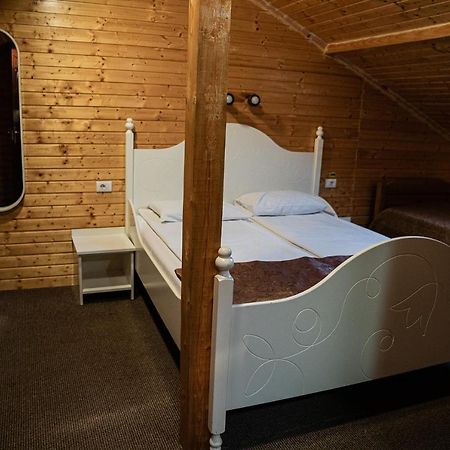 Casa Gorjeneasca Hotell Târgu Jiu Eksteriør bilde