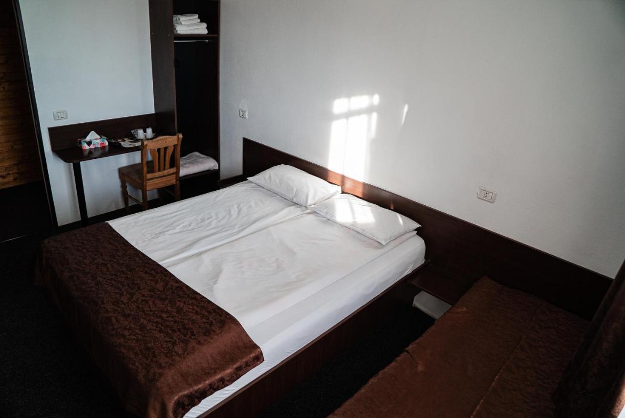 Casa Gorjeneasca Hotell Târgu Jiu Eksteriør bilde
