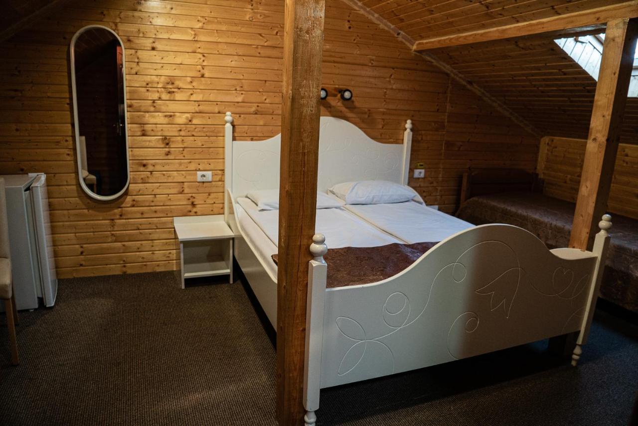 Casa Gorjeneasca Hotell Târgu Jiu Eksteriør bilde