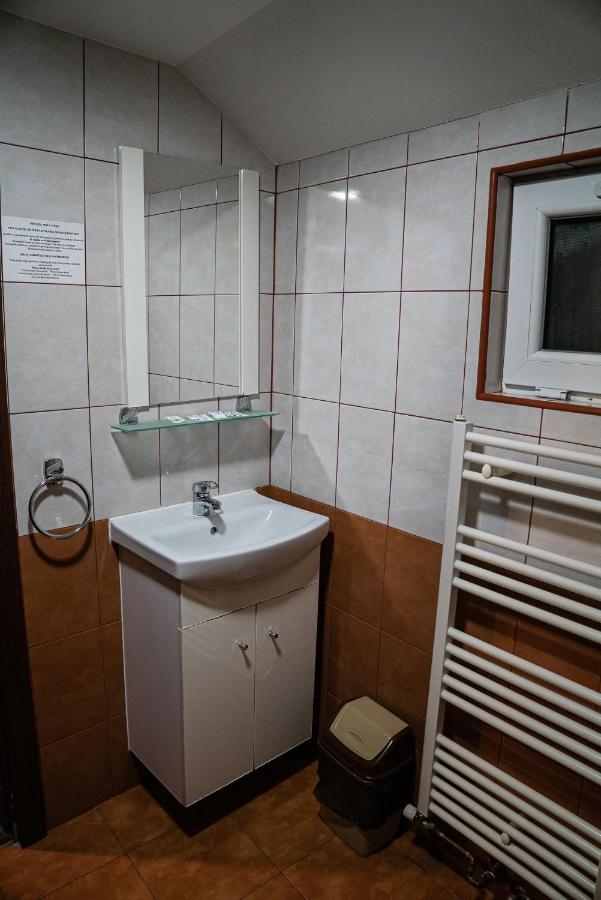 Casa Gorjeneasca Hotell Târgu Jiu Eksteriør bilde
